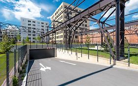 Bright 2Br - 5Th Floor, Balcony, Free Parking By Gravity Prague