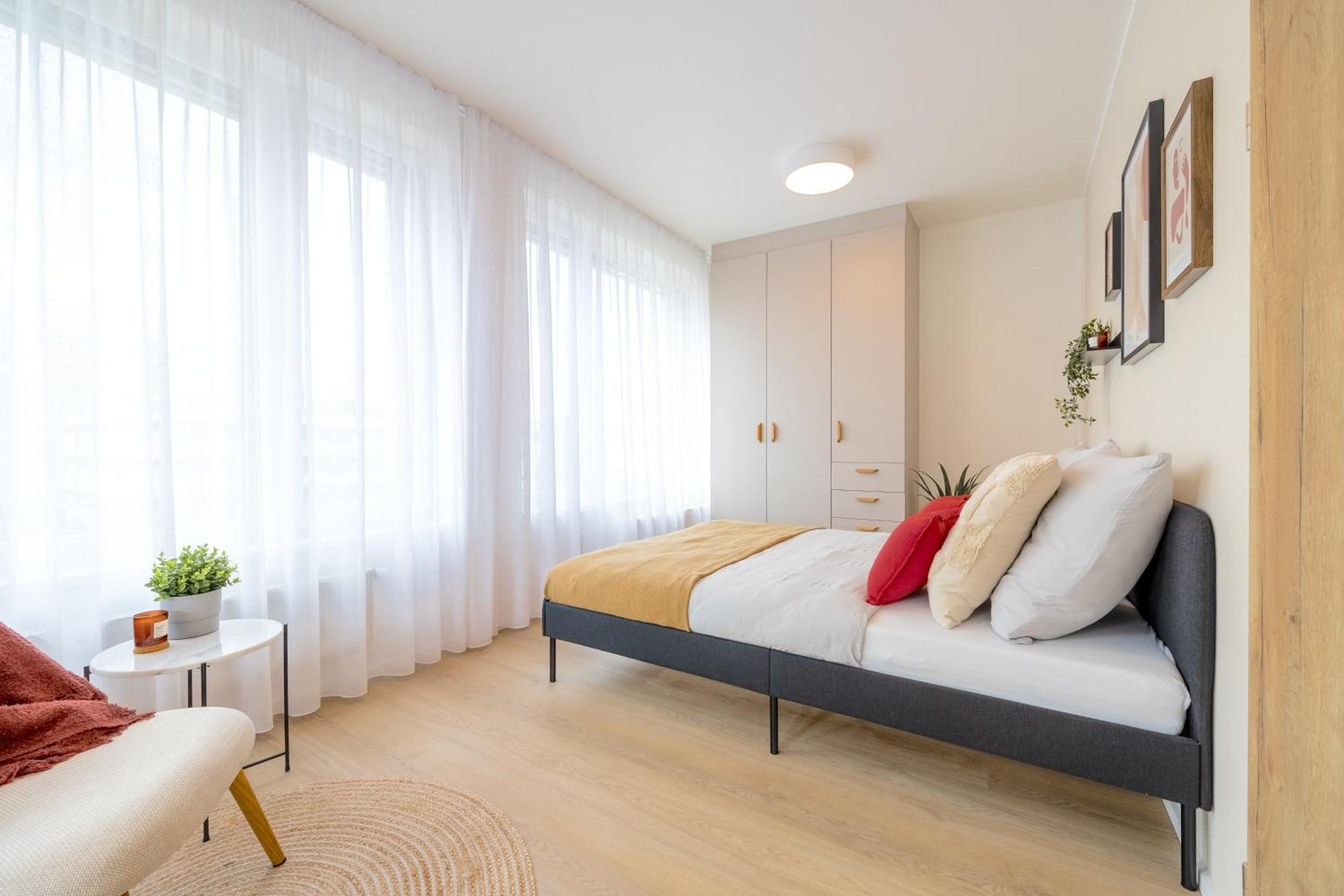 Apartmán Bright 2Br - 5Th Floor, Balcony, Free Parking By Gravity Praha Exteriér fotografie