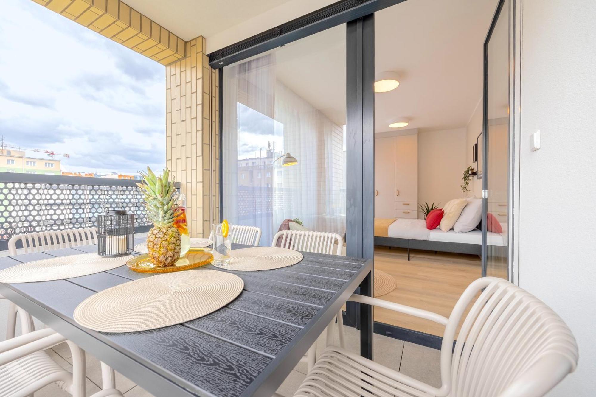 Apartmán Bright 2Br - 5Th Floor, Balcony, Free Parking By Gravity Praha Exteriér fotografie