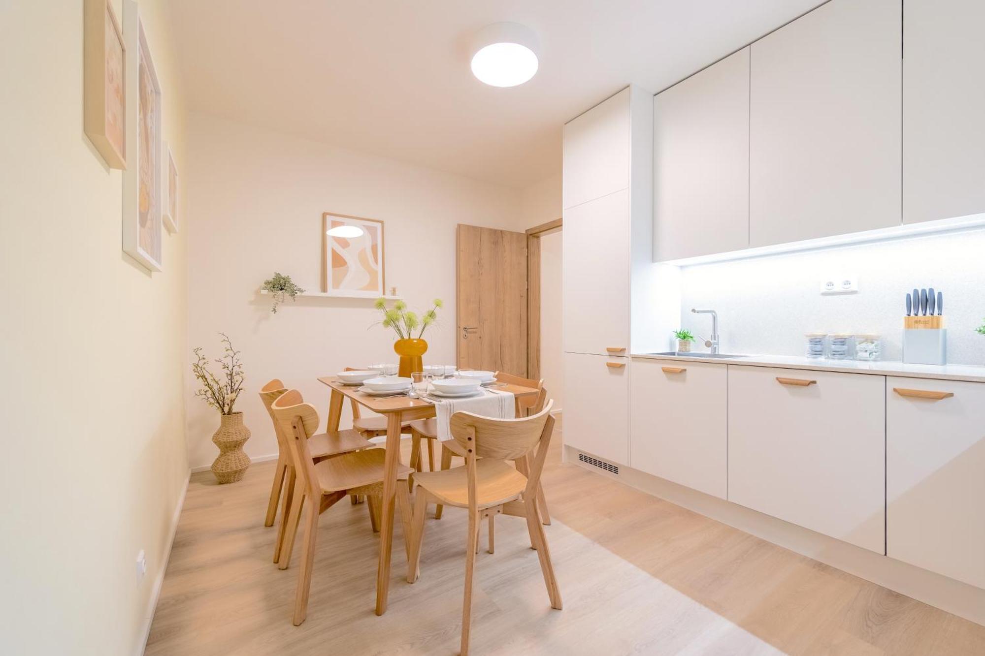 Apartmán Bright 2Br - 5Th Floor, Balcony, Free Parking By Gravity Praha Exteriér fotografie