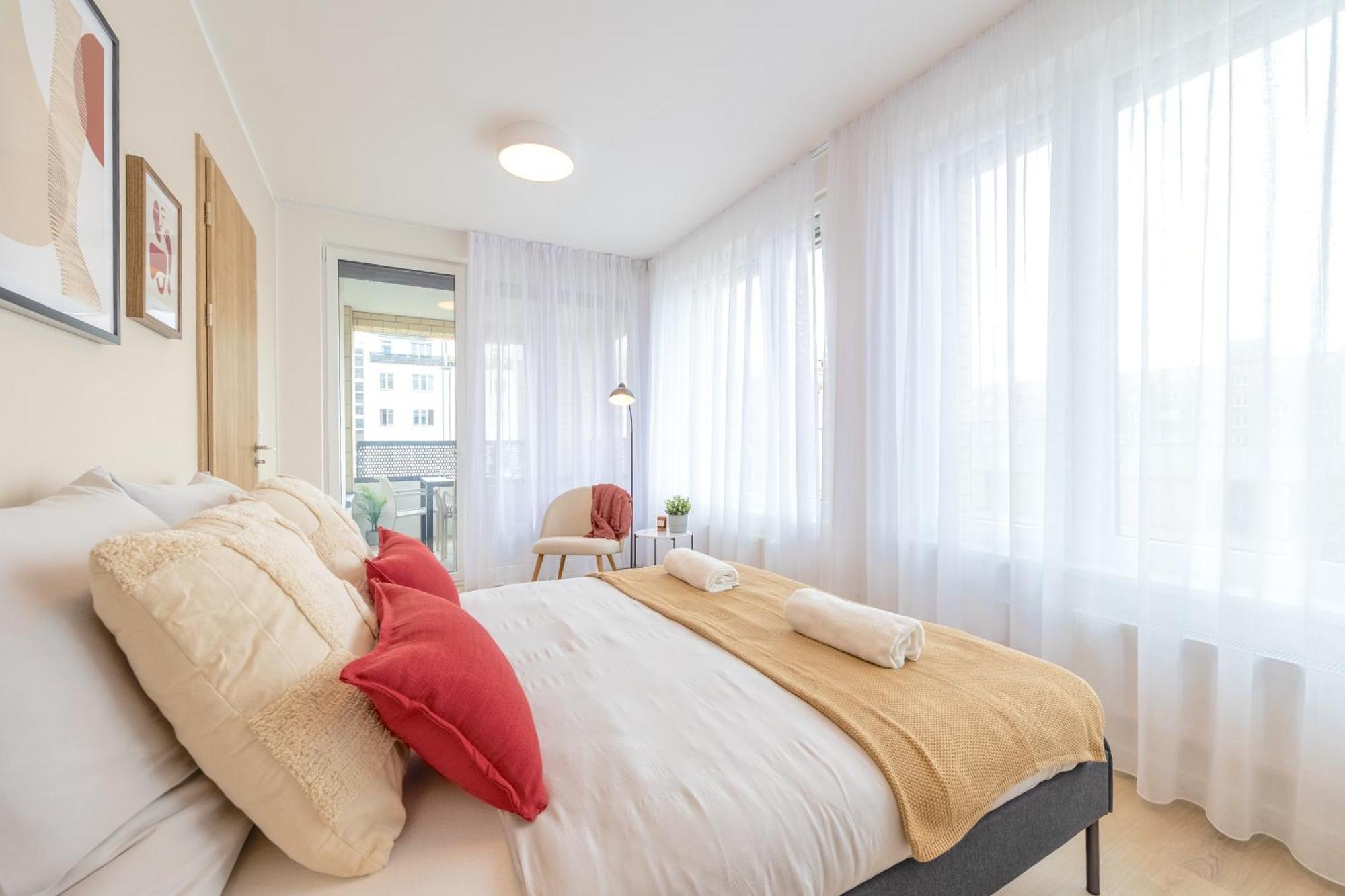 Apartmán Bright 2Br - 5Th Floor, Balcony, Free Parking By Gravity Praha Exteriér fotografie